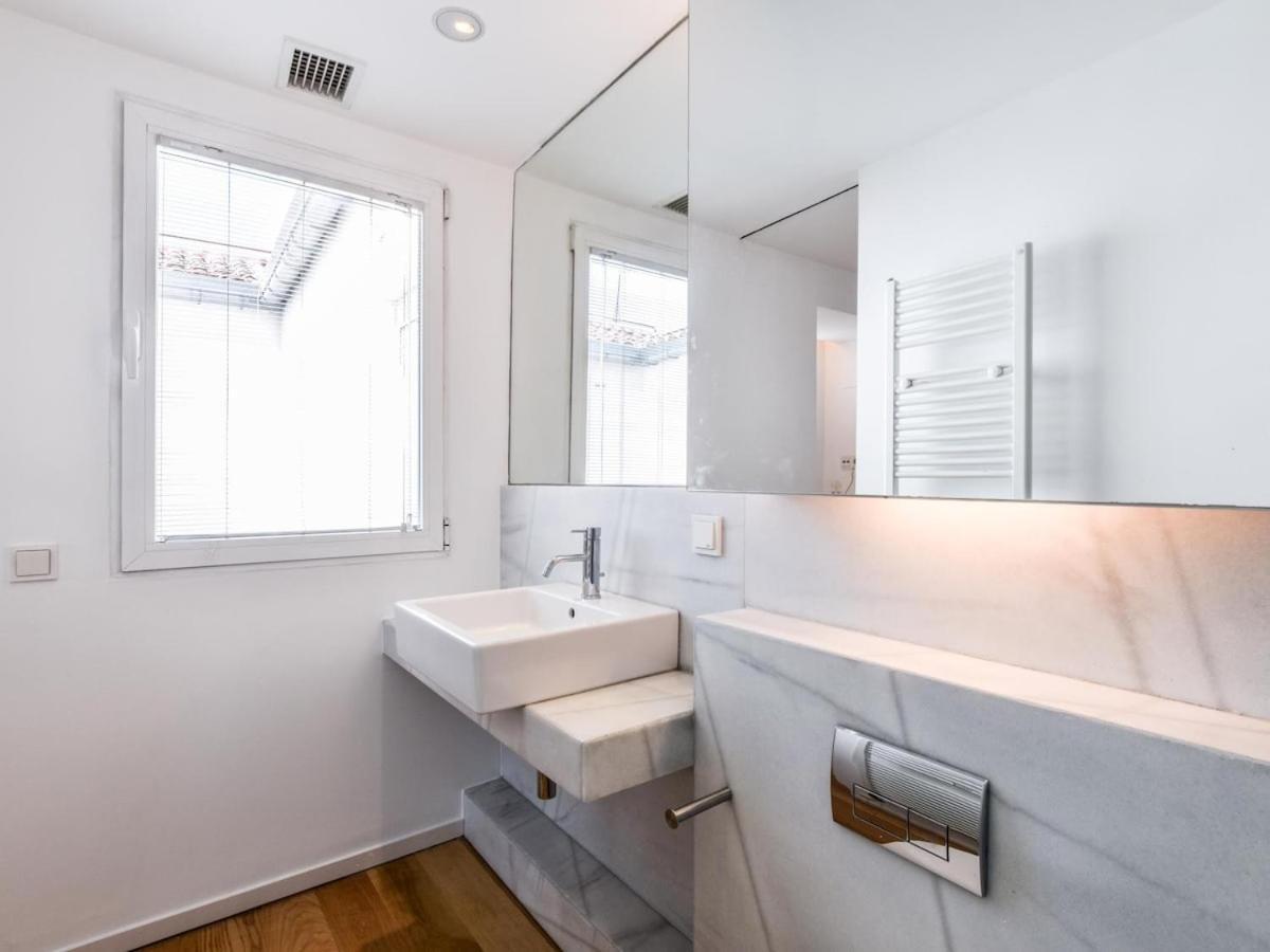Apartamento De Diseno De Lujo En Lavapies Alquiler Temporal Madrid Eksteriør billede